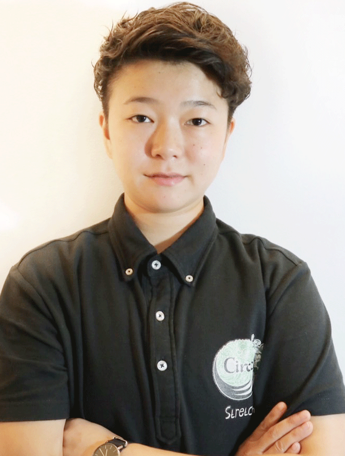 トレーナーの杉野 稀衣の写真